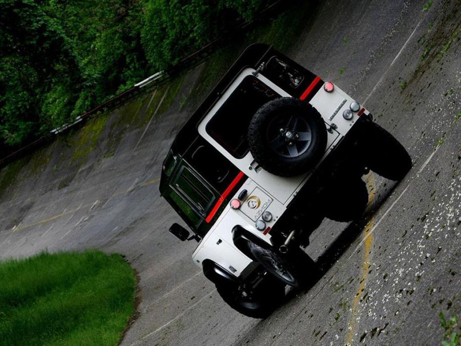  Land Rover Defender 90 by Aznom 2010 года  (фото 19 из 43)